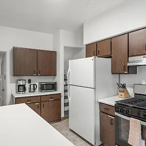 Oakland/university @g Modern And Bright Private Bedroom With Shared Bathroom , Pittsburgh United States
