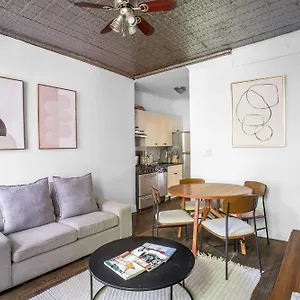 Apartment Sophisticated 2bd On Barrow Street, Greenwich Village, New York
